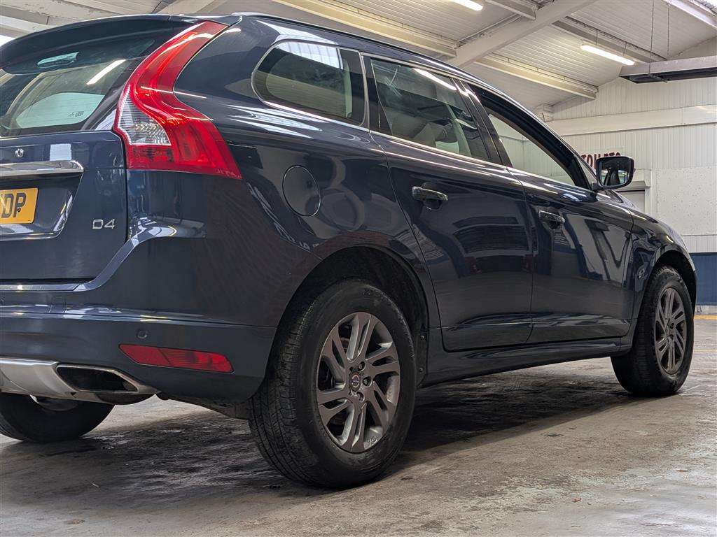 <p>2014 VOLVO XC60 SE D4</p>