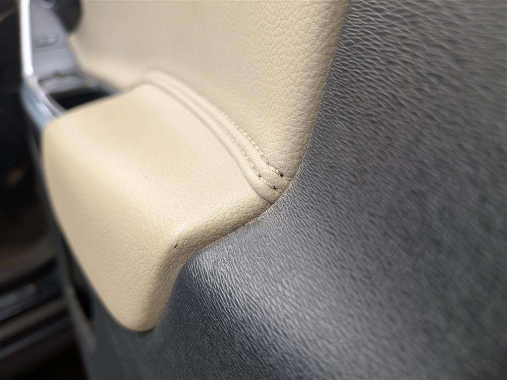 <p>2014 VOLVO XC60 SE D4</p>