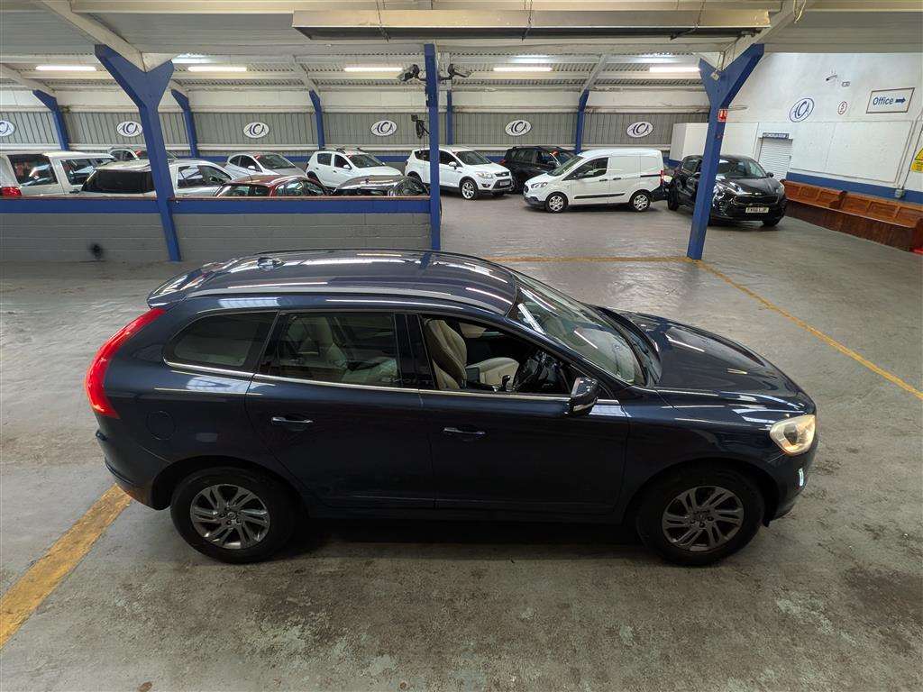 <p>2014 VOLVO XC60 SE D4</p>