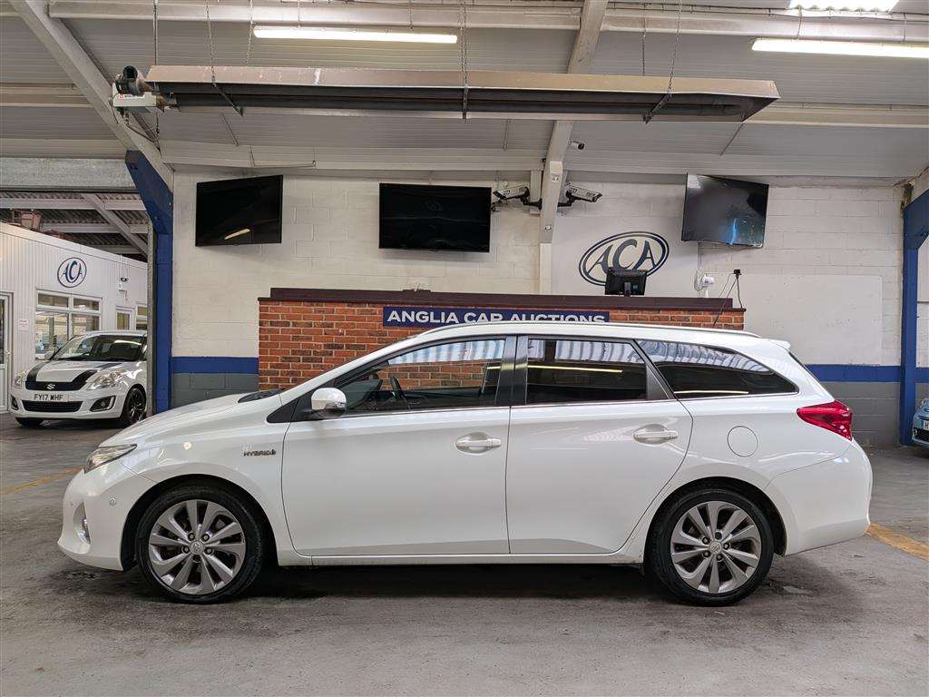 <p>2014 TOYOTA AURIS EXCEL VVT-I CVT</p>
