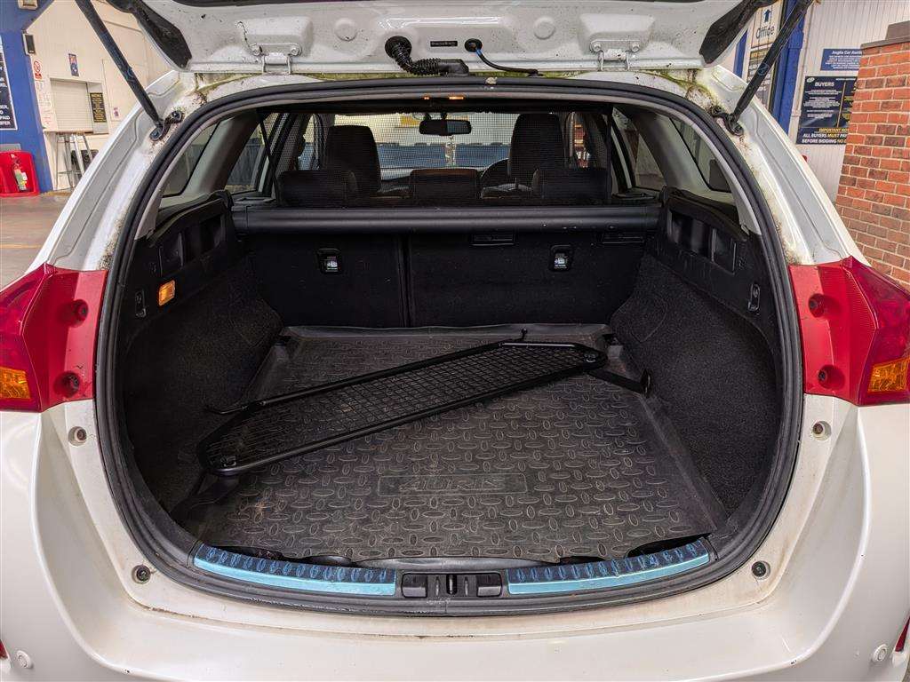 <p>2014 TOYOTA AURIS EXCEL VVT-I CVT</p>