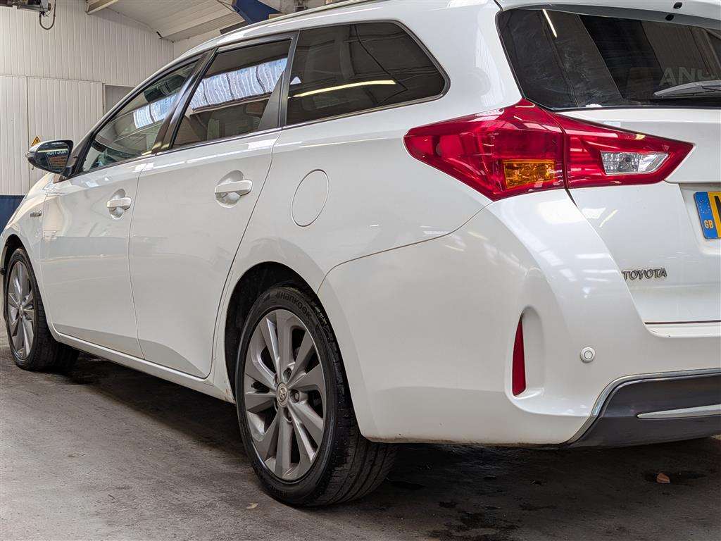 <p>2014 TOYOTA AURIS EXCEL VVT-I CVT</p>