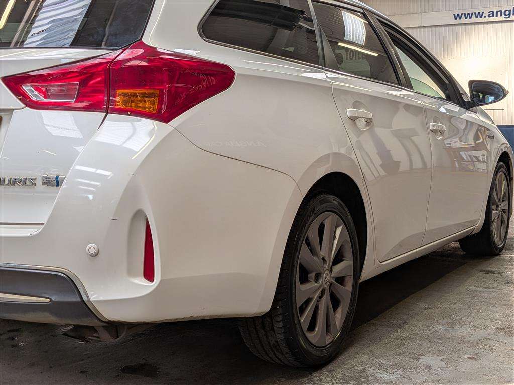 <p>2014 TOYOTA AURIS EXCEL VVT-I CVT</p>