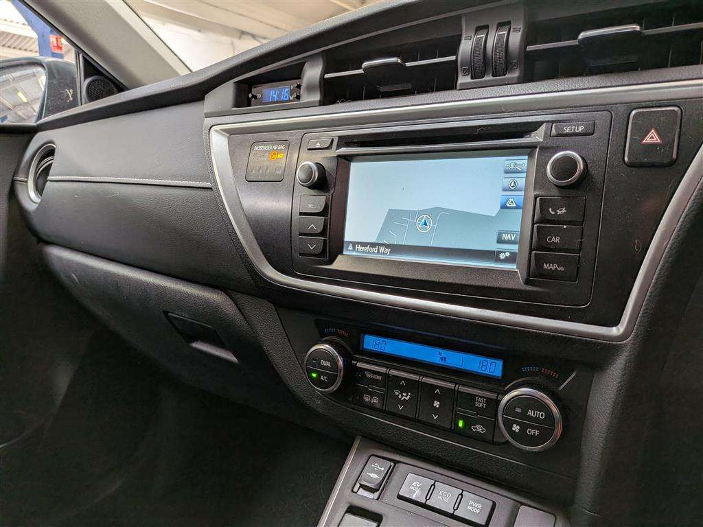 <p>2014 TOYOTA AURIS EXCEL VVT-I CVT</p>