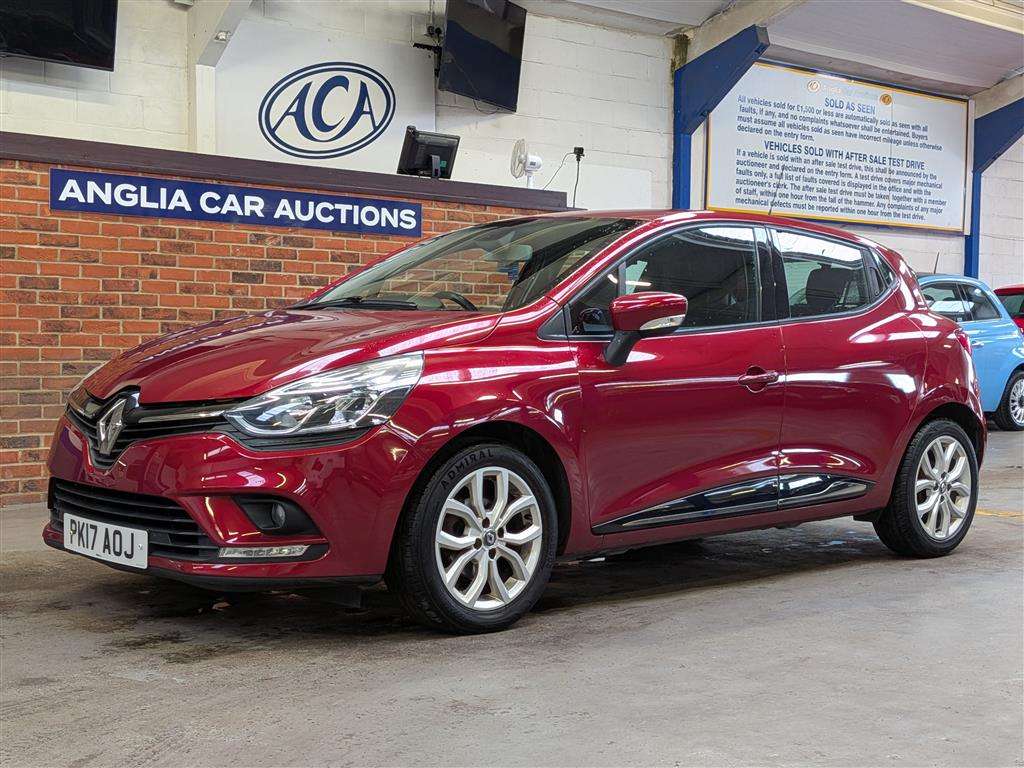 <p>2017 RENAULT CLIO DYNAMIQUE NAV</p>