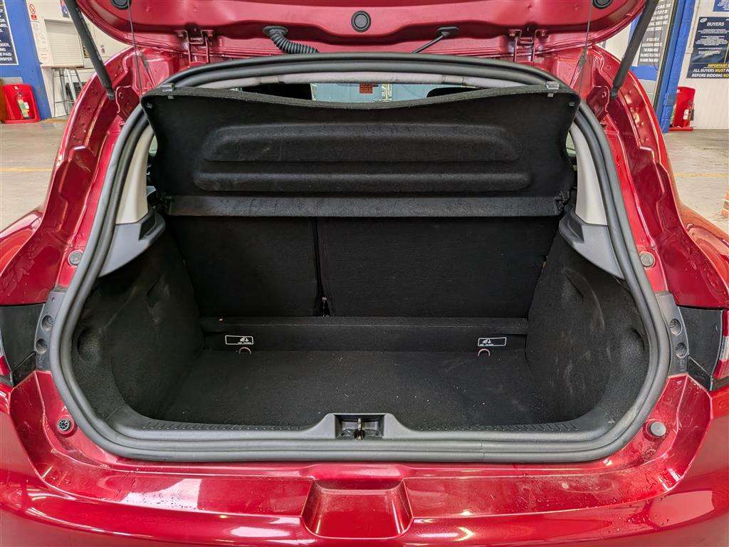 <p>2017 RENAULT CLIO DYNAMIQUE NAV</p>