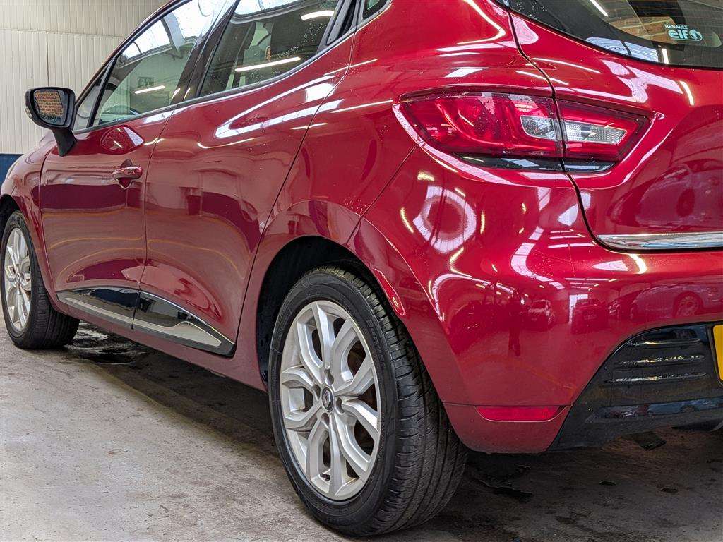 <p>2017 RENAULT CLIO DYNAMIQUE NAV</p>