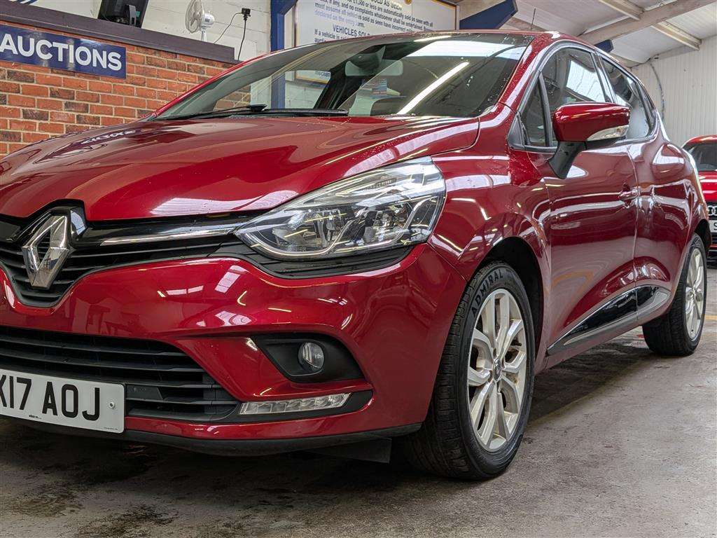 <p>2017 RENAULT CLIO DYNAMIQUE NAV</p>
