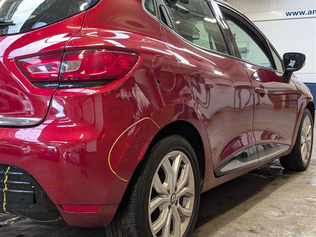 <p>2017 RENAULT CLIO DYNAMIQUE NAV</p>