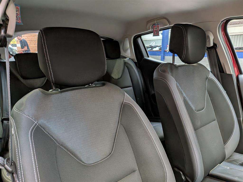 <p>2017 RENAULT CLIO DYNAMIQUE NAV</p>