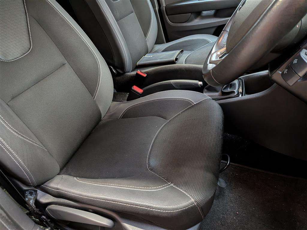 <p>2017 RENAULT CLIO DYNAMIQUE NAV</p>