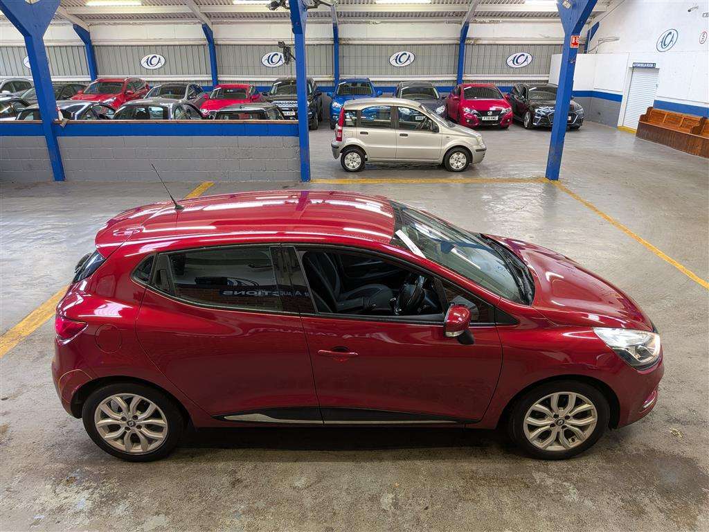 <p>2017 RENAULT CLIO DYNAMIQUE NAV</p>