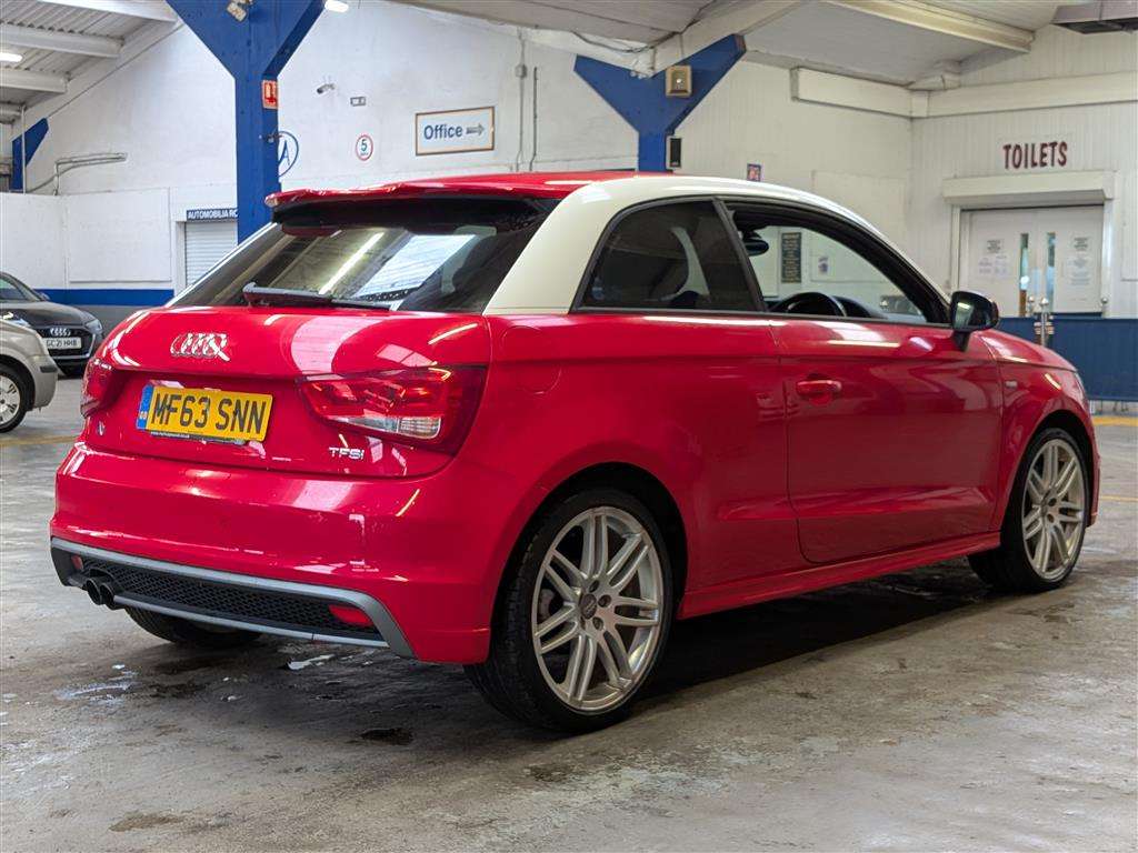 <p>2013 AUDI A1 S LINE BLACK ED-N TFSI</p>