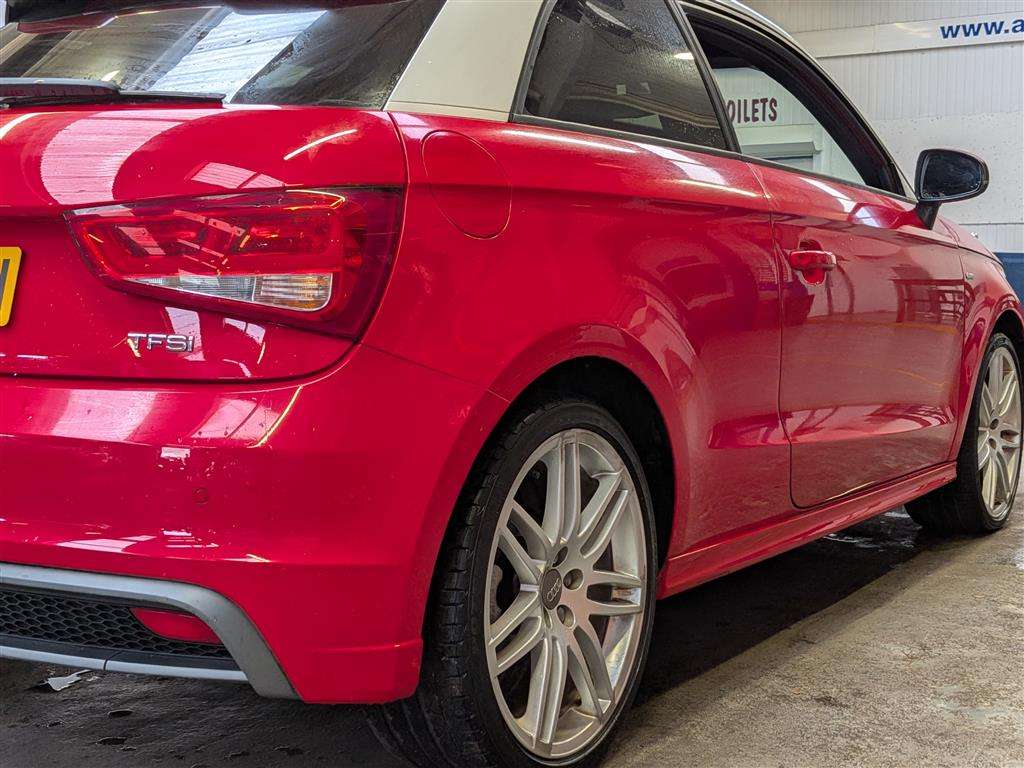 <p>2013 AUDI A1 S LINE BLACK ED-N TFSI</p>