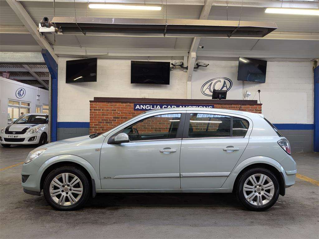 <p>2009 VAUXHALL ASTRA ELITE</p>