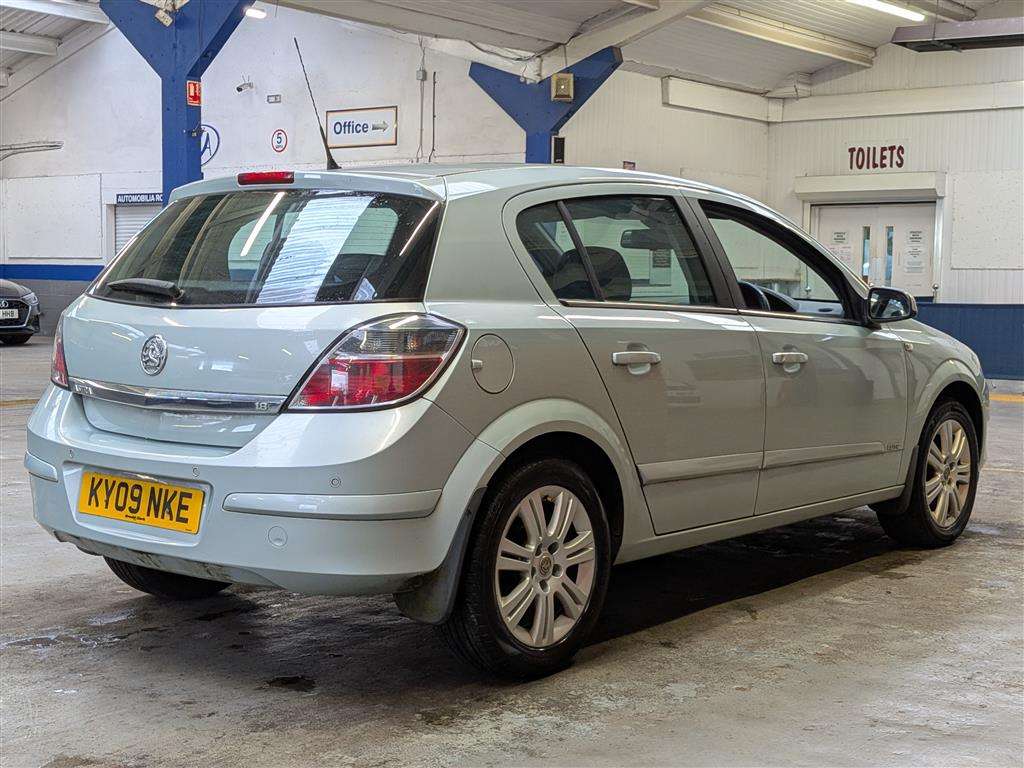<p>2009 VAUXHALL ASTRA ELITE</p>