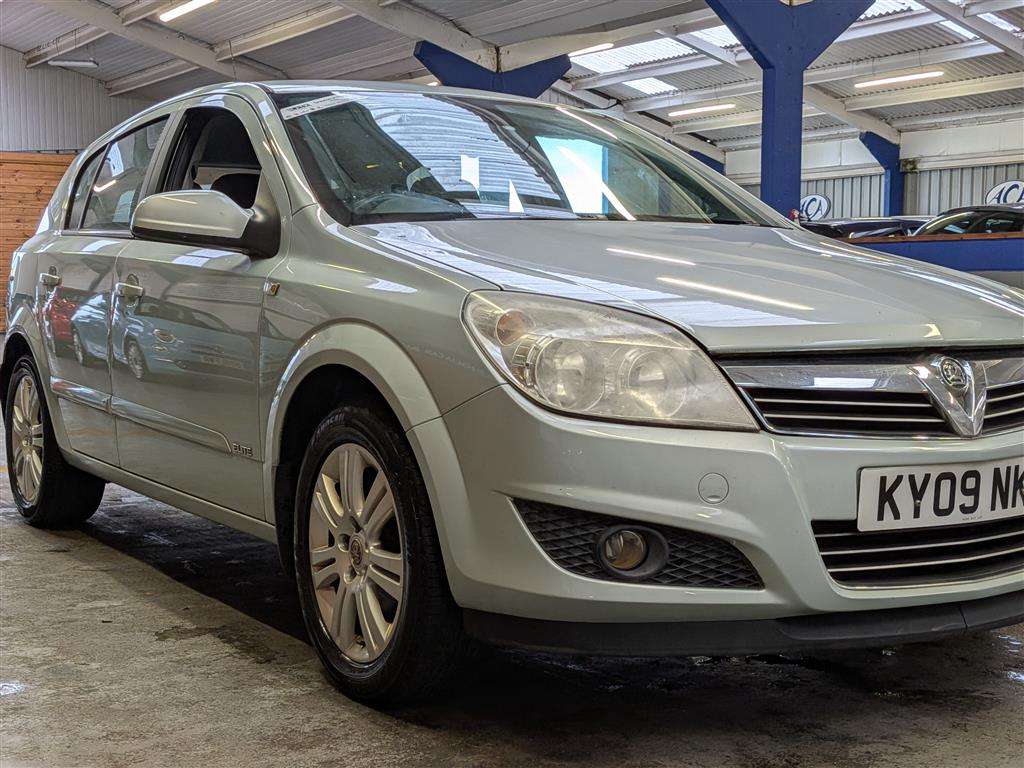 <p>2009 VAUXHALL ASTRA ELITE</p>