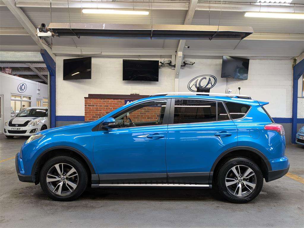 <p>2016 TOYOTA RAV4 BUSINESS EDITION D-4</p>