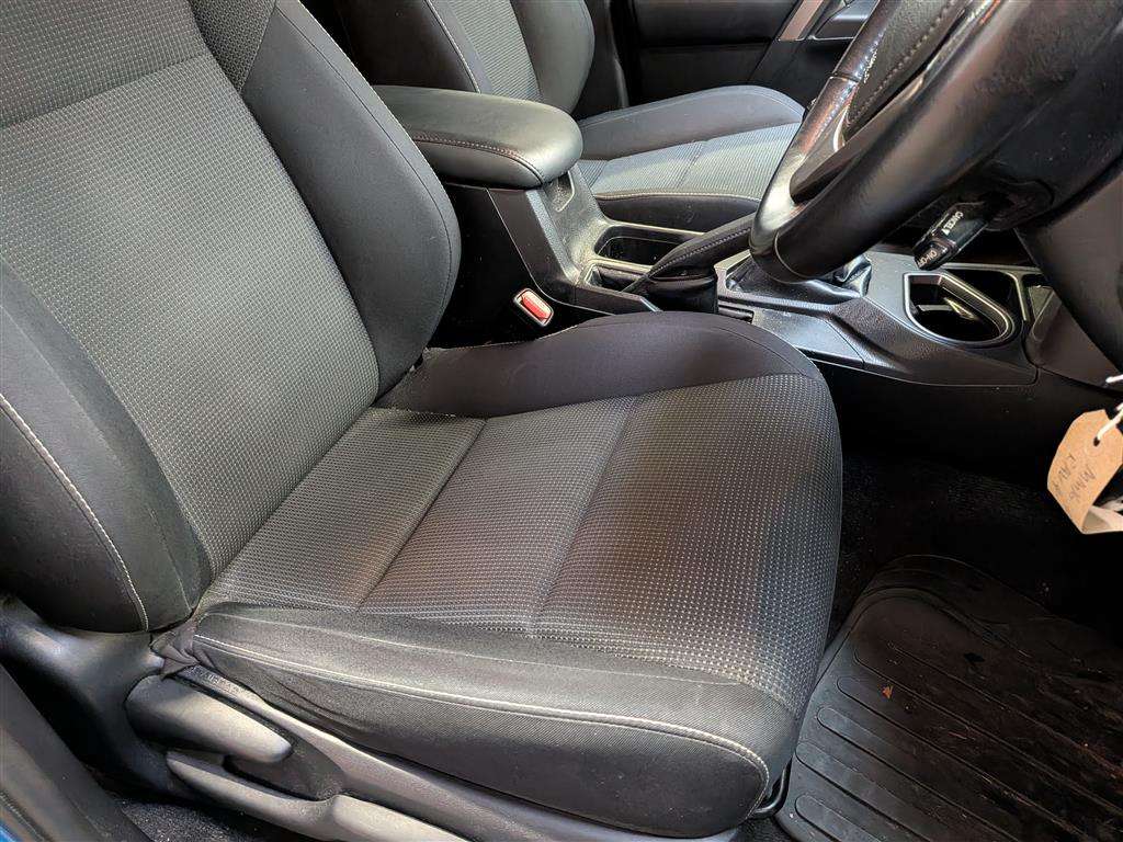 <p>2016 TOYOTA RAV4 BUSINESS EDITION D-4</p>