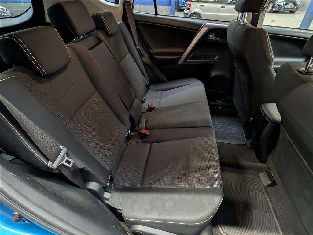 <p>2016 TOYOTA RAV4 BUSINESS EDITION D-4</p>