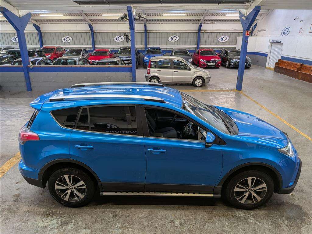 <p>2016 TOYOTA RAV4 BUSINESS EDITION D-4</p>