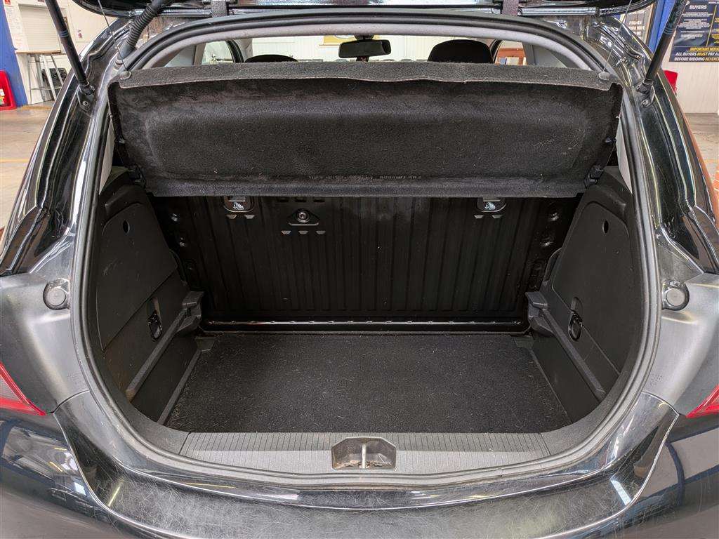 <p>2017 VAUXHALL CORSA SRI ECOFLEX</p>