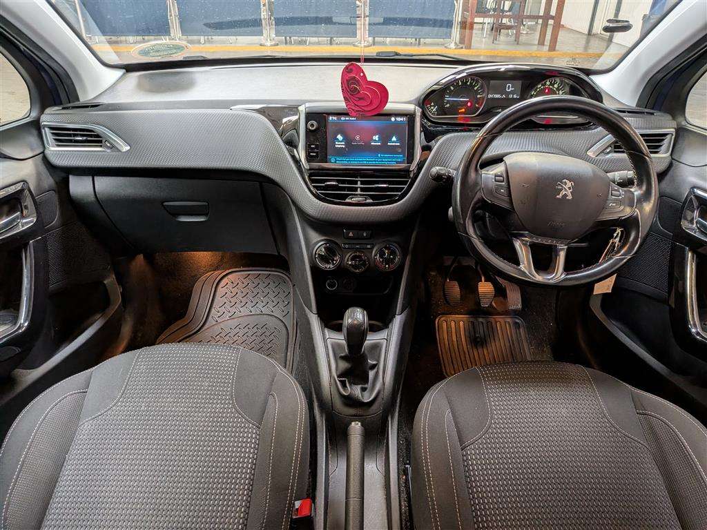 <p>2018 PEUGEOT 208 ALLURE</p>