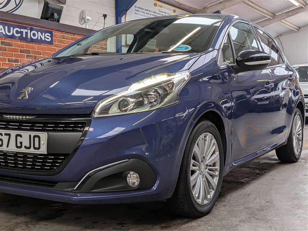 <p>2018 PEUGEOT 208 ALLURE</p>