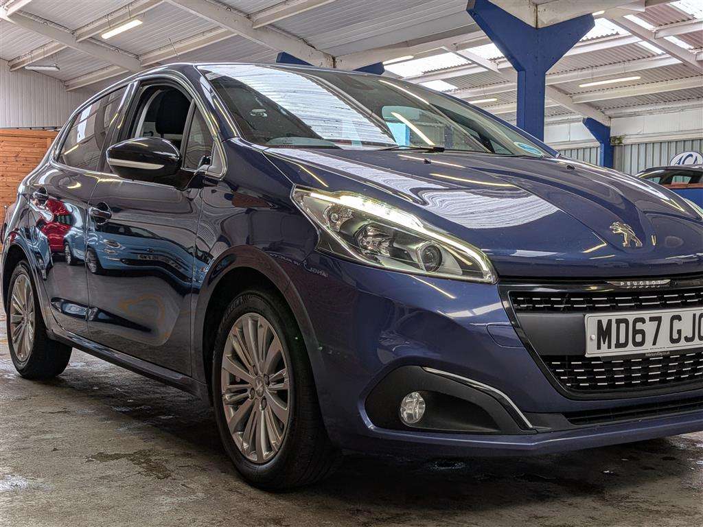 <p>2018 PEUGEOT 208 ALLURE</p>