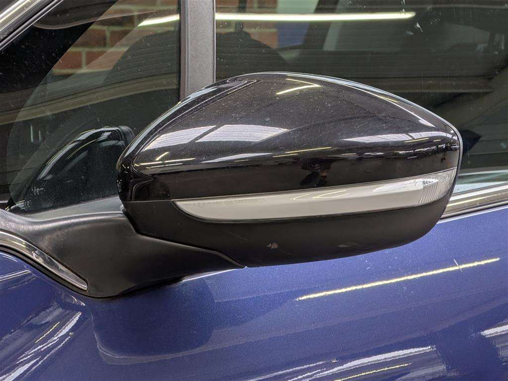 <p>2018 PEUGEOT 208 ALLURE</p>