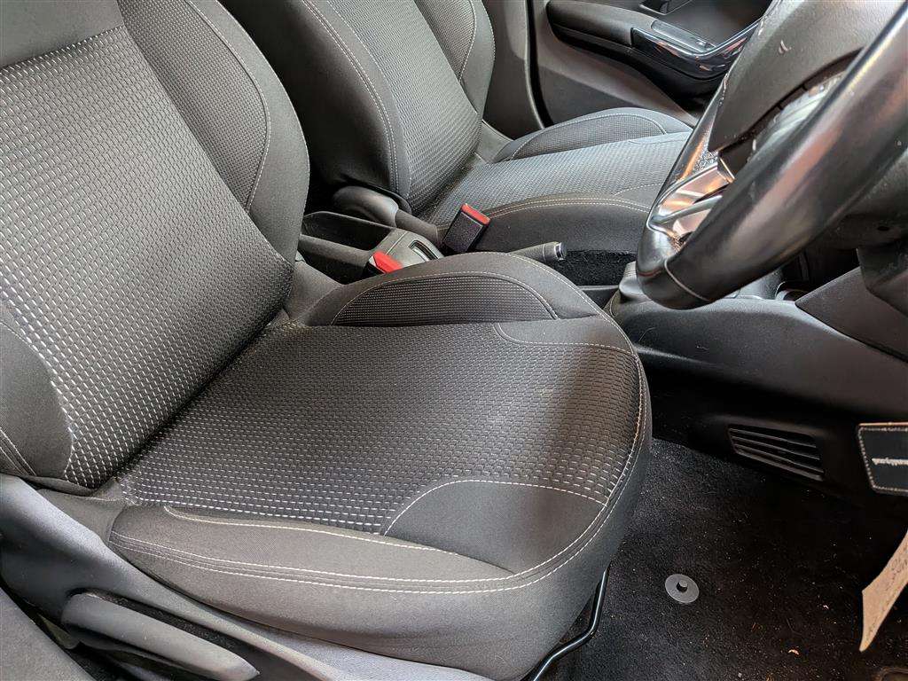 <p>2018 PEUGEOT 208 ALLURE</p>