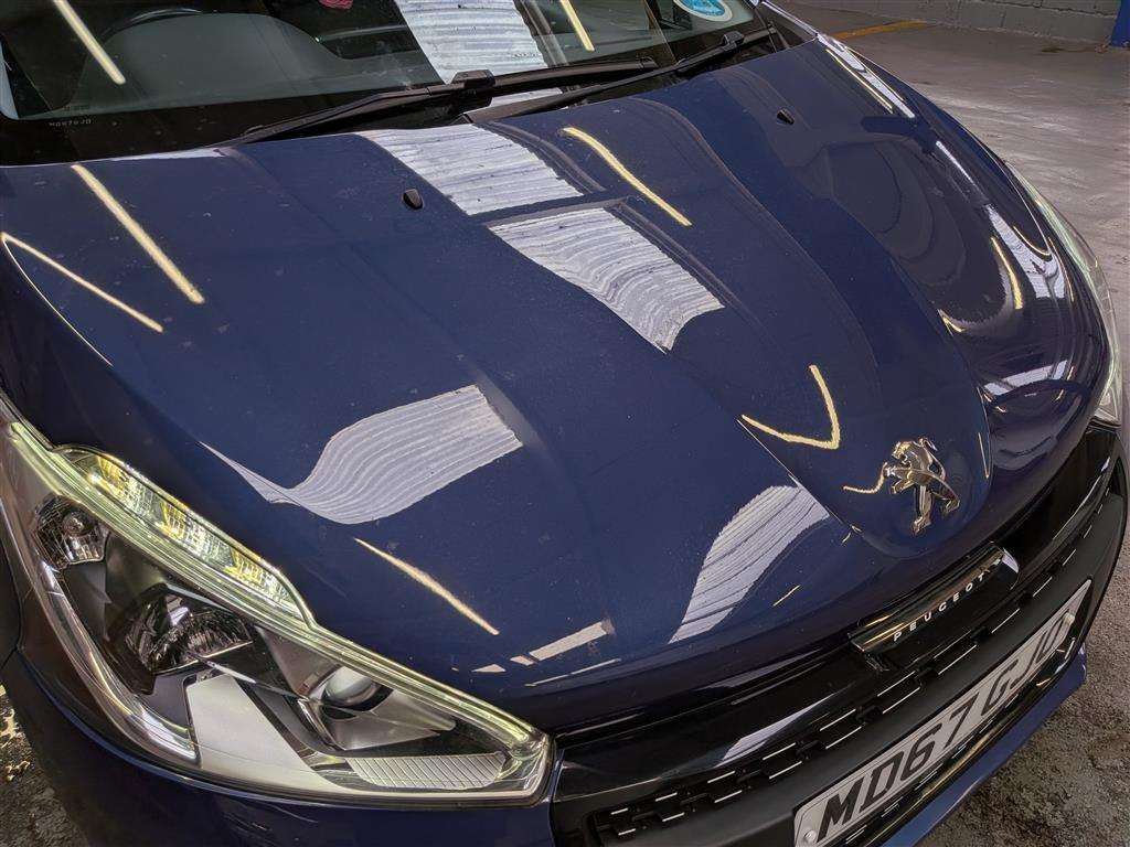 <p>2018 PEUGEOT 208 ALLURE</p>