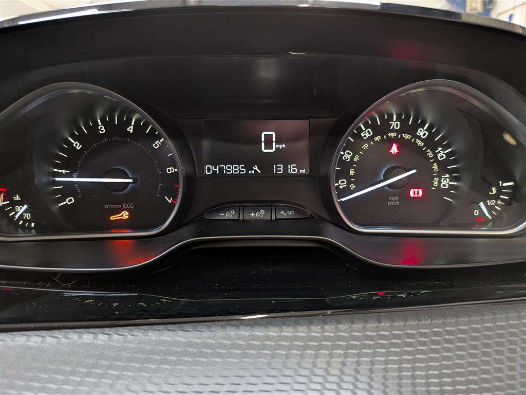<p>2018 PEUGEOT 208 ALLURE</p>