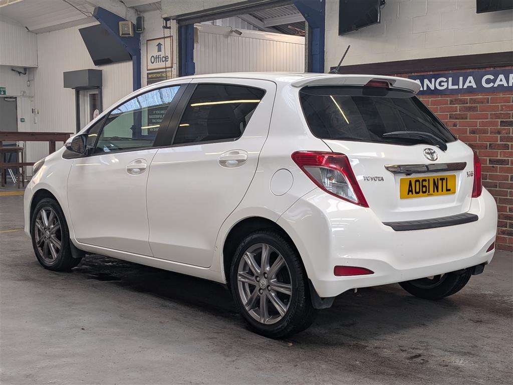 <p>2011 TOYOTA YARIS SR VVT-I</p>