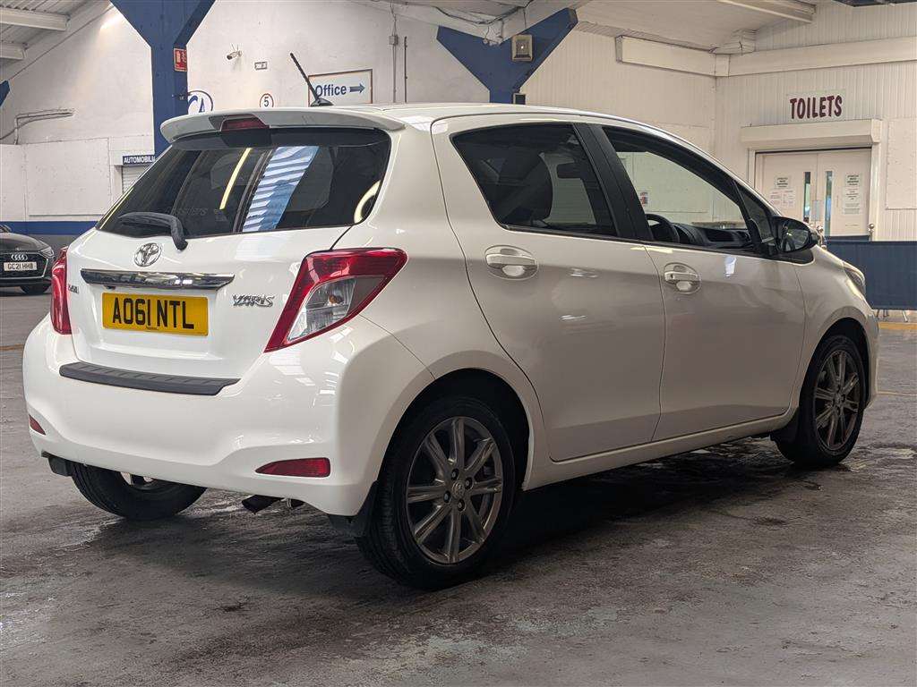<p>2011 TOYOTA YARIS SR VVT-I</p>