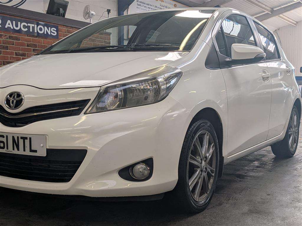 <p>2011 TOYOTA YARIS SR VVT-I</p>