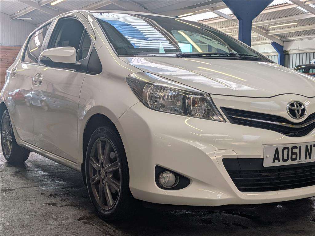 <p>2011 TOYOTA YARIS SR VVT-I</p>
