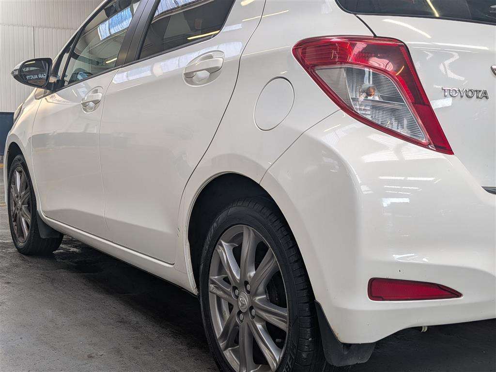 <p>2011 TOYOTA YARIS SR VVT-I</p>
