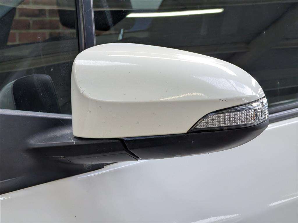 <p>2011 TOYOTA YARIS SR VVT-I</p>