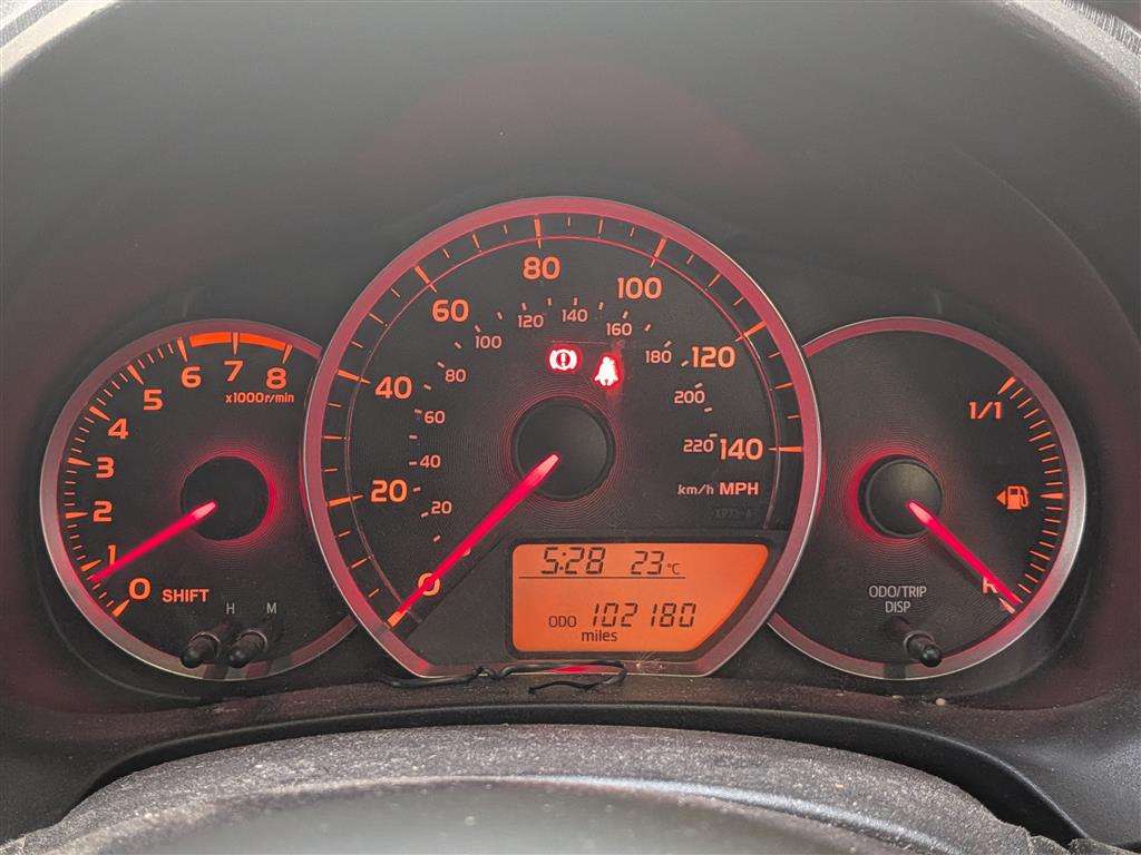 <p>2011 TOYOTA YARIS SR VVT-I</p>