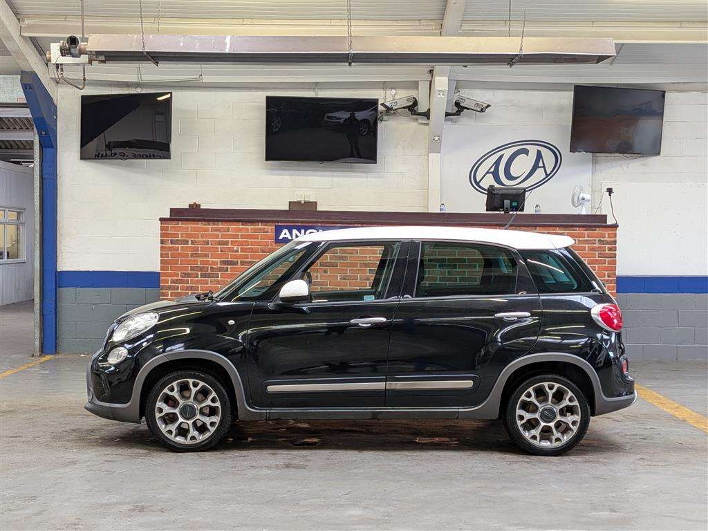 <p>2014 FIAT 500L TREKKING MULTIJET</p>
