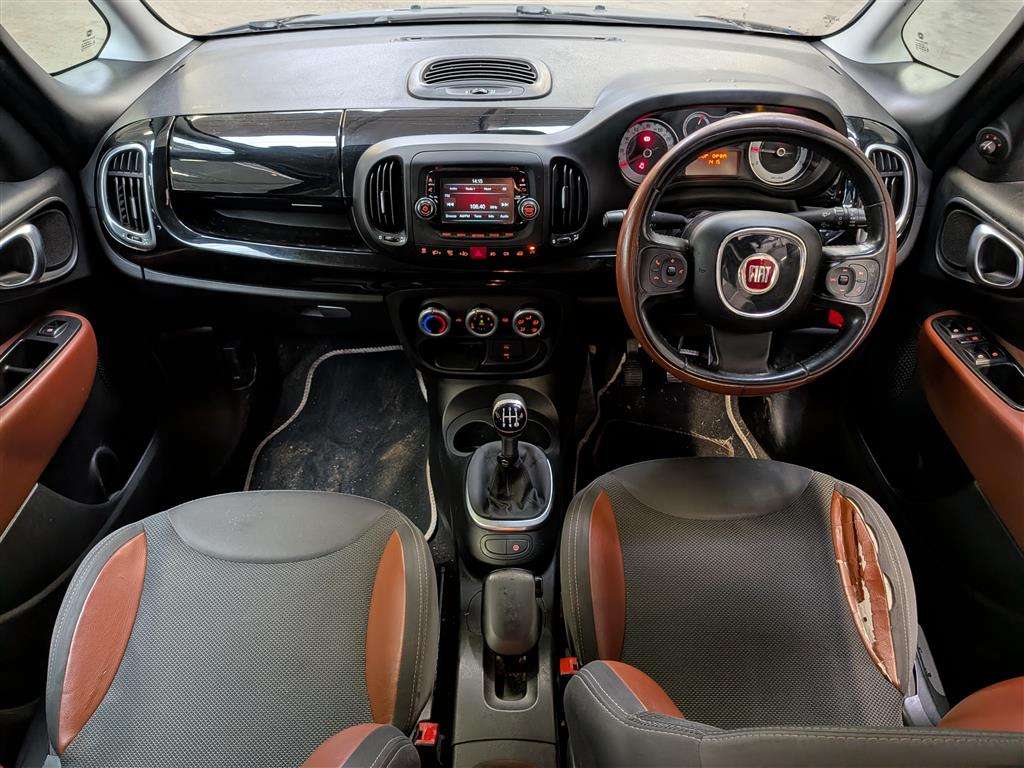 <p>2014 FIAT 500L TREKKING MULTIJET</p>