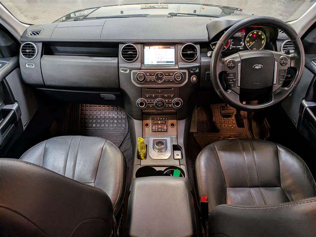 <p>2016 LAND ROVER DISCOVERY SE SDV6 AUTO</p>