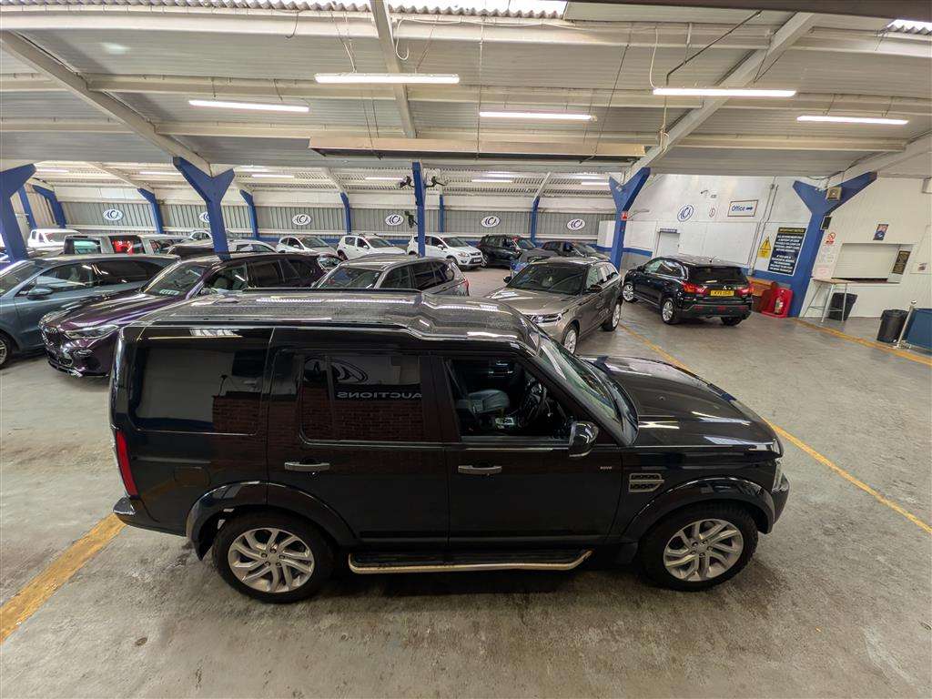 <p>2016 LAND ROVER DISCOVERY SE SDV6 AUTO</p>
