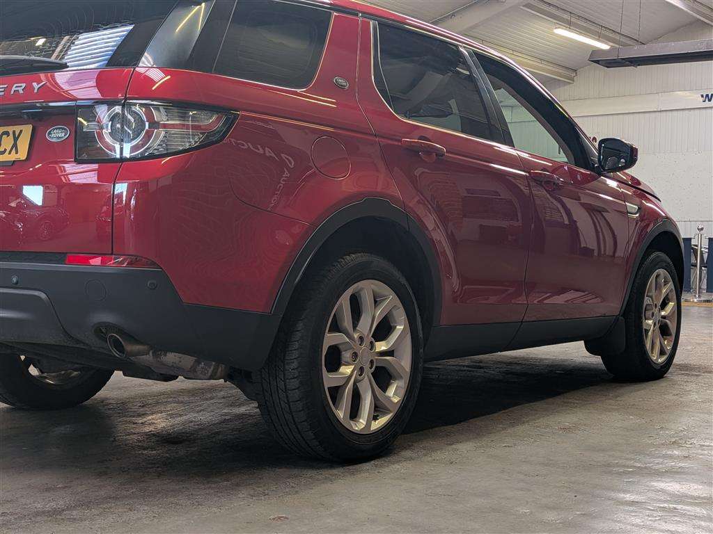 <p>2015 LAND ROVER DISCOVERY SPORT HSE TD4 A</p>