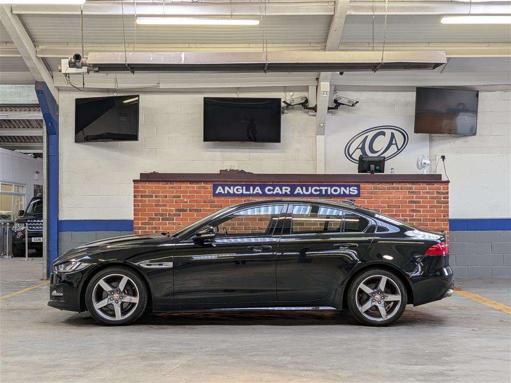 <p>2017 JAGUAR XE R-SPORT D AUTO</p>