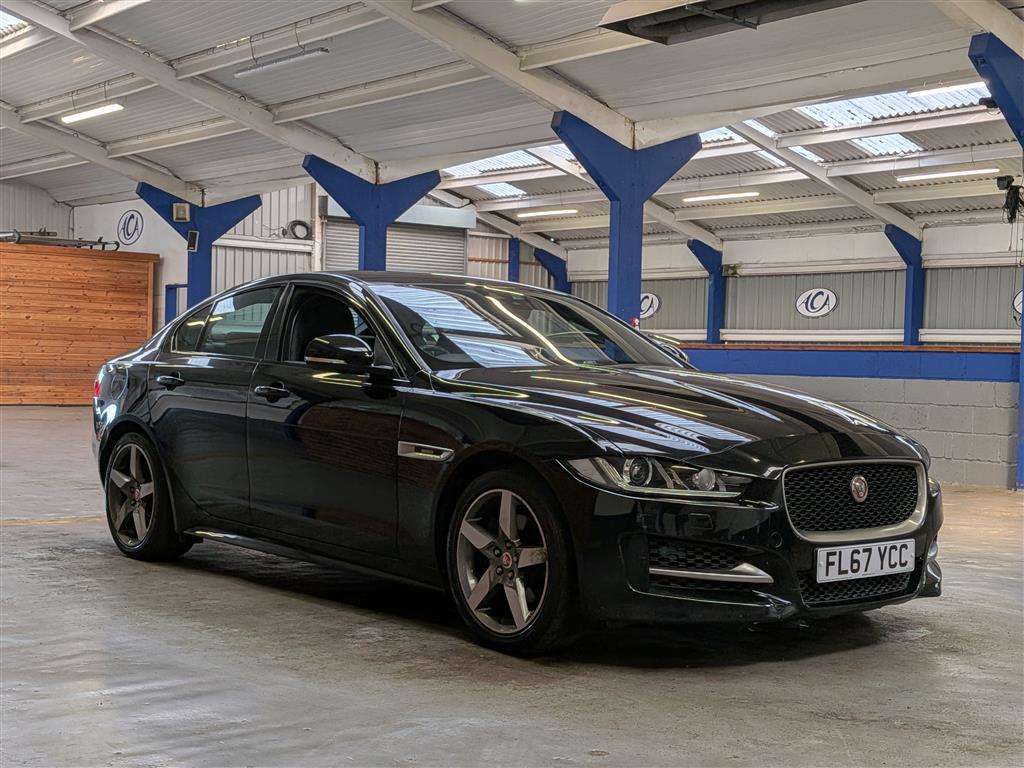 <p>2017 JAGUAR XE R-SPORT D AUTO</p>