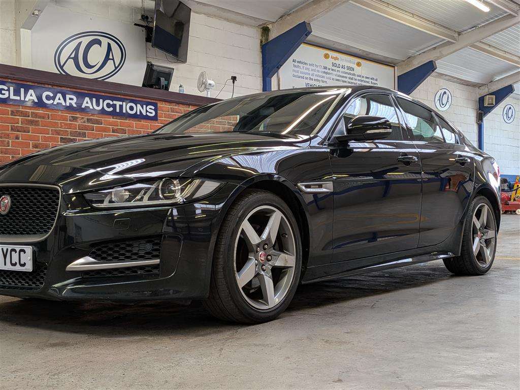 <p>2017 JAGUAR XE R-SPORT D AUTO</p>