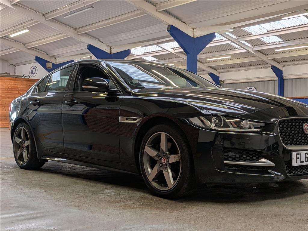 <p>2017 JAGUAR XE R-SPORT D AUTO</p>