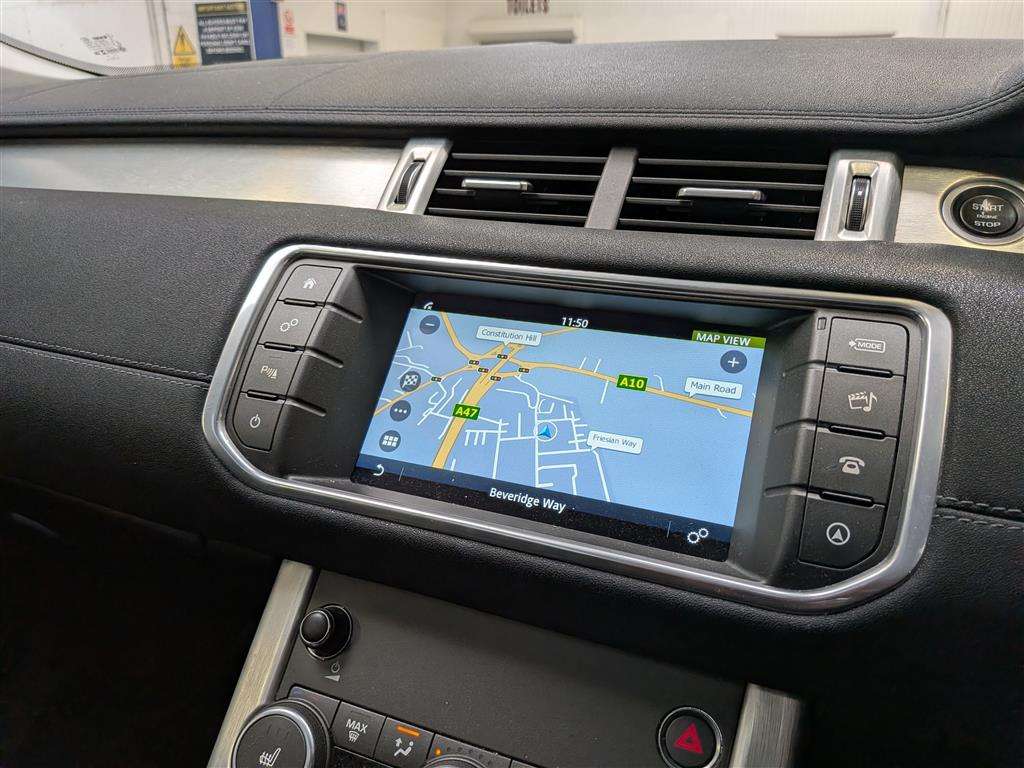 <p>2016 LAND ROVER RANGE ROVER EVOQUE SE TEC</p>